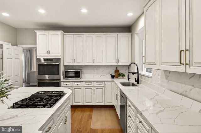 5841 SADDLE DOWNS PL, Centreville, VA 20120