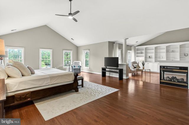 5841 SADDLE DOWNS PL, Centreville, VA 20120
