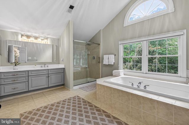 5841 SADDLE DOWNS PL, Centreville, VA 20120
