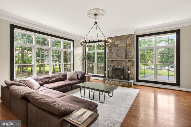5841 SADDLE DOWNS PL, Centreville, VA 20120