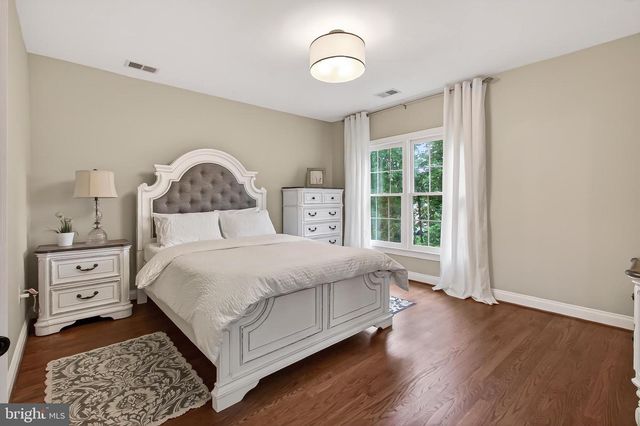 5841 SADDLE DOWNS PL, Centreville, VA 20120