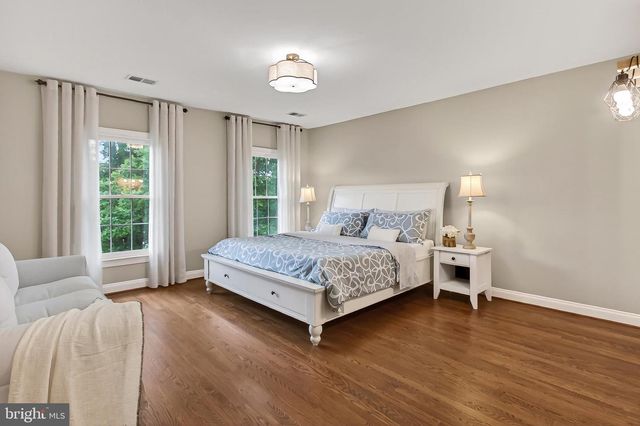 5841 SADDLE DOWNS PL, Centreville, VA 20120