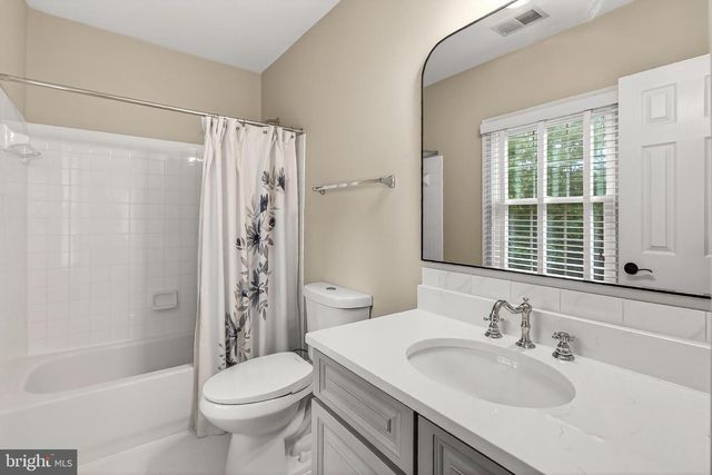 5841 SADDLE DOWNS PL, Centreville, VA 20120