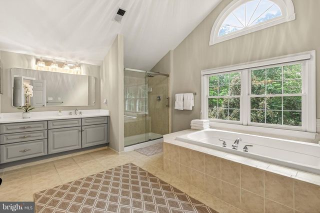 5841 SADDLE DOWNS PL, Centreville, VA 20120