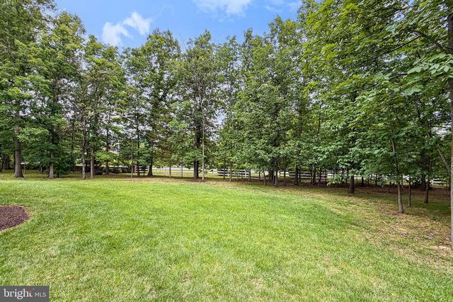 5841 SADDLE DOWNS PL, Centreville, VA 20120