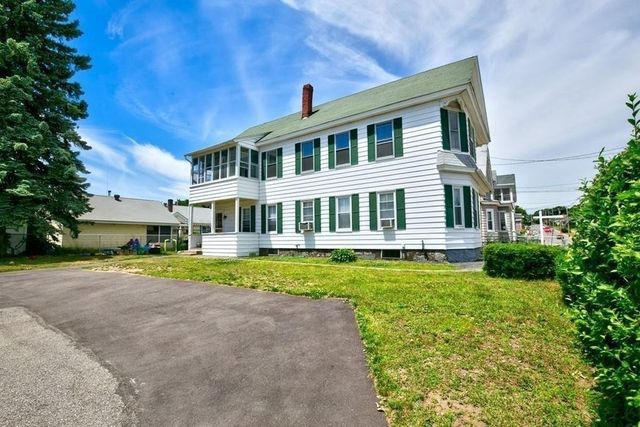 296 University St 2, Lowell, MA 01854