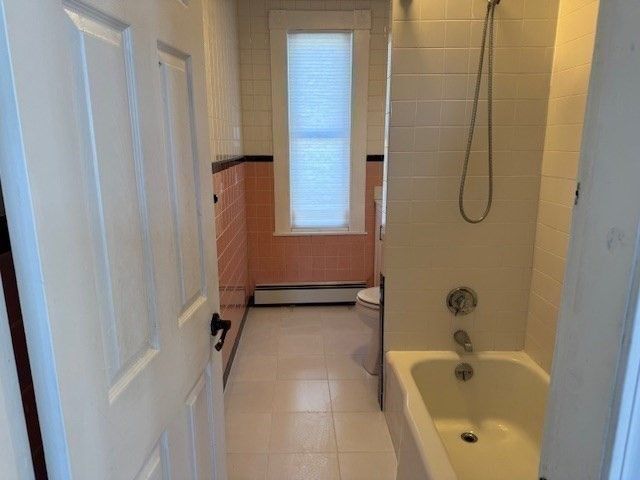 296 University St 2, Lowell, MA 01854