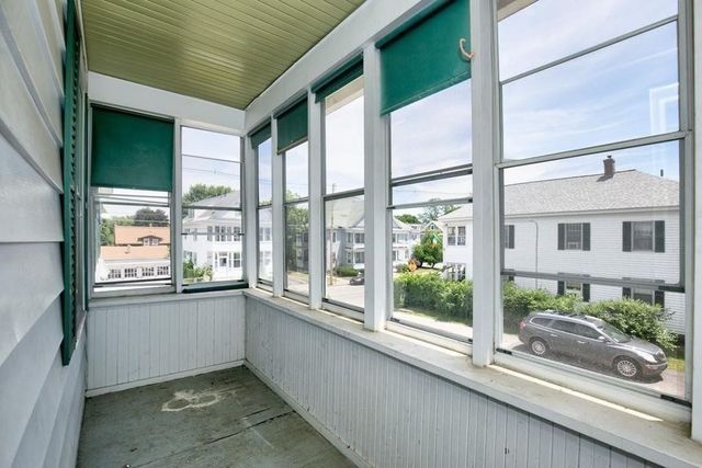 296 University St 2, Lowell, MA 01854