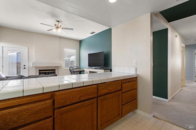 237 Sungate Ct, Vacaville, CA 95688