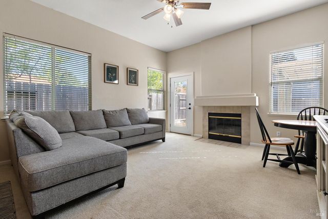 237 Sungate Ct, Vacaville, CA 95688