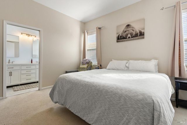 237 Sungate Ct, Vacaville, CA 95688