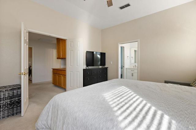 237 Sungate Ct, Vacaville, CA 95688