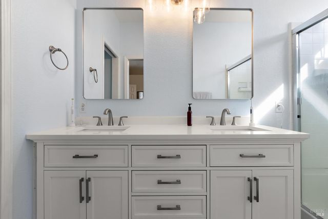 237 Sungate Ct, Vacaville, CA 95688