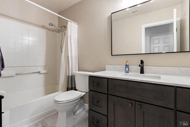 237 Sungate Ct, Vacaville, CA 95688