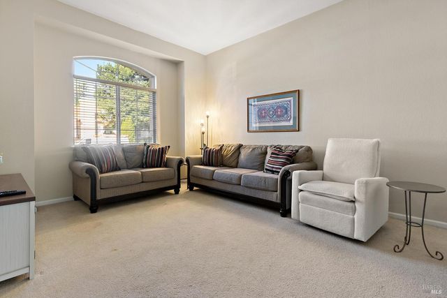 237 Sungate Ct, Vacaville, CA 95688