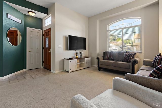 237 Sungate Ct, Vacaville, CA 95688