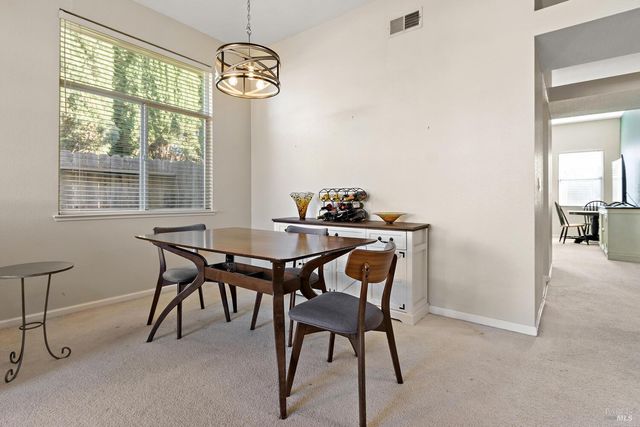 237 Sungate Ct, Vacaville, CA 95688