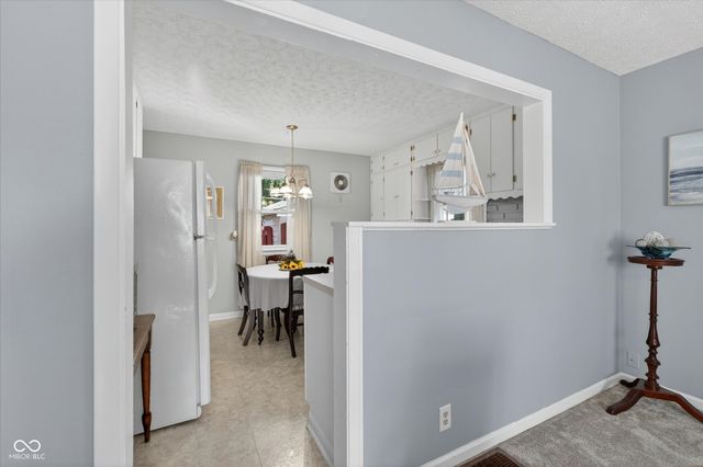 306 S 8th Avenue, Beech Grove, IN 46107