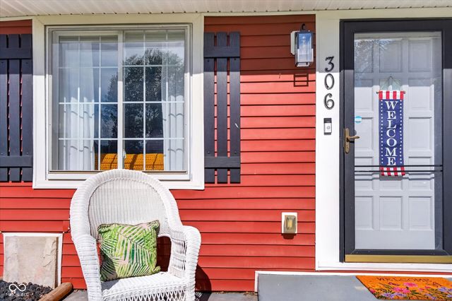 306 S 8th Avenue, Beech Grove, IN 46107