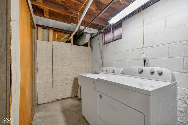306 S 8th Avenue, Beech Grove, IN 46107