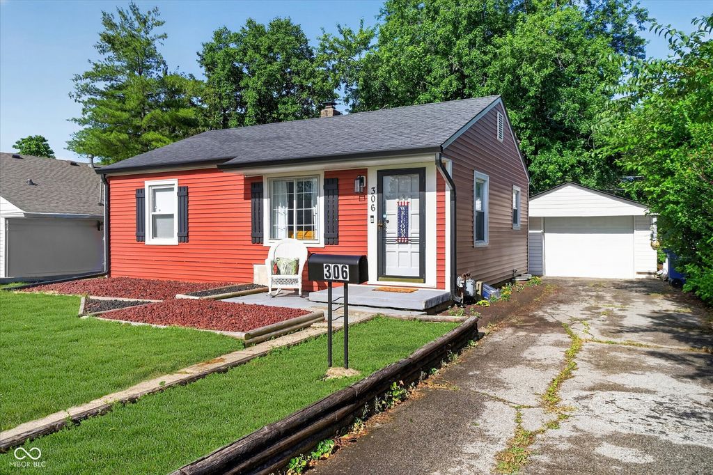 306 S 8th Avenue, Beech Grove, IN 46107