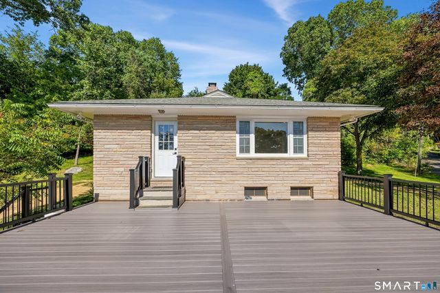 10 Jeanette Road, Danbury, CT 06811