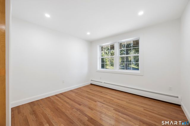 10 Jeanette Road, Danbury, CT 06811