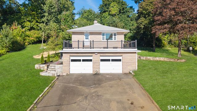 10 Jeanette Road, Danbury, CT 06811