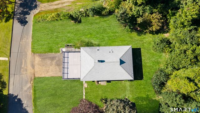 10 Jeanette Road, Danbury, CT 06811