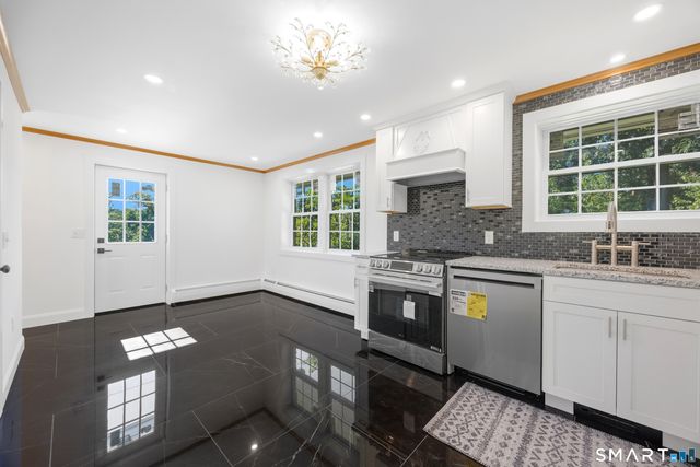10 Jeanette Road, Danbury, CT 06811