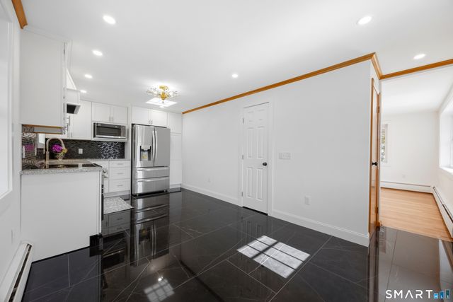 10 Jeanette Road, Danbury, CT 06811