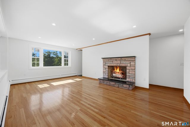 10 Jeanette Road, Danbury, CT 06811