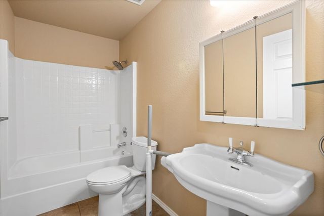 9832 Parkmere Drive, Fort Worth, TX 76108