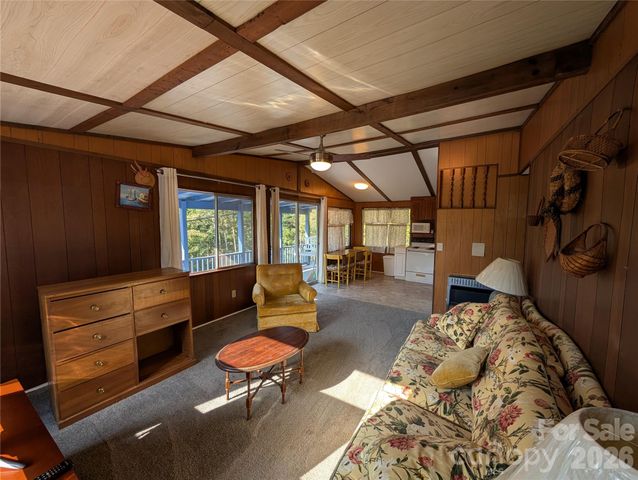 260 Oak Ridge Road, Hendersonville, NC 28792