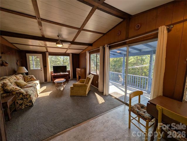 260 Oak Ridge Road, Hendersonville, NC 28792