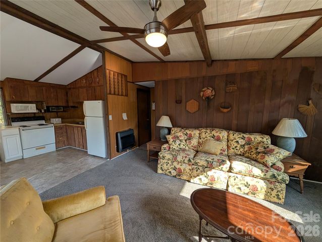 260 Oak Ridge Road, Hendersonville, NC 28792