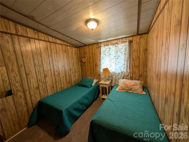 260 Oak Ridge Road, Hendersonville, NC 28792