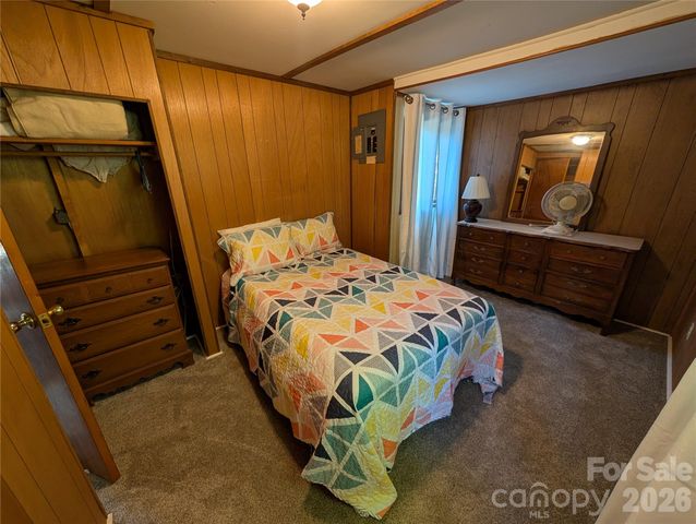 260 Oak Ridge Road, Hendersonville, NC 28792