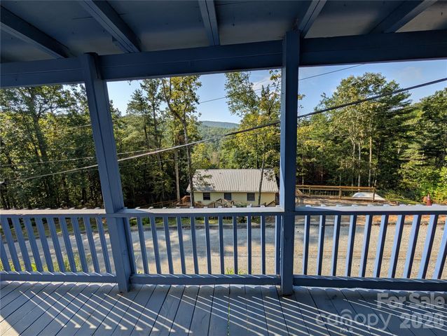 260 Oak Ridge Road, Hendersonville, NC 28792