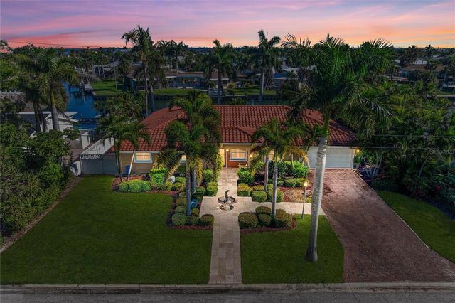 608 HAMPSHIRE LANE, Holmes Beach, FL 34217