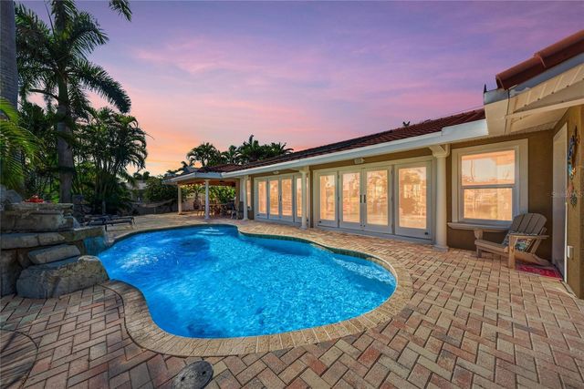 608 HAMPSHIRE LANE, Holmes Beach, FL 34217