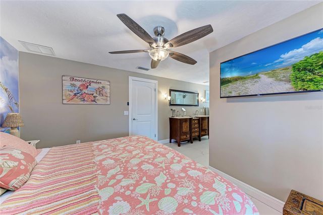 608 HAMPSHIRE LANE, Holmes Beach, FL 34217