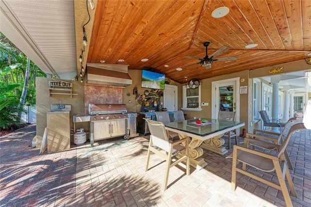 608 HAMPSHIRE LANE, Holmes Beach, FL 34217