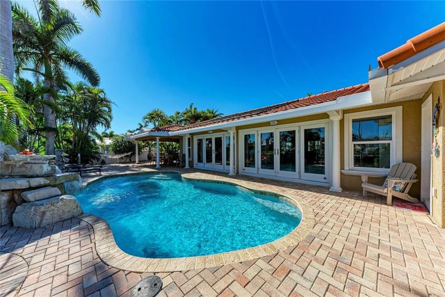 608 HAMPSHIRE LANE, Holmes Beach, FL 34217