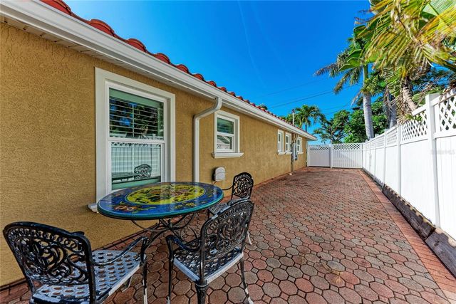 608 HAMPSHIRE LANE, Holmes Beach, FL 34217