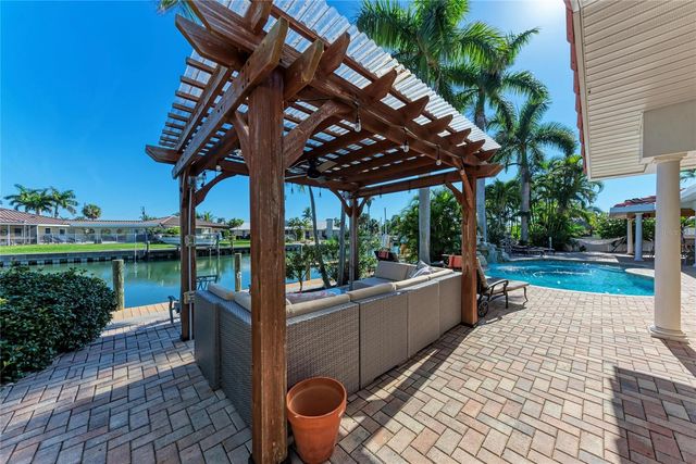 608 HAMPSHIRE LANE, Holmes Beach, FL 34217