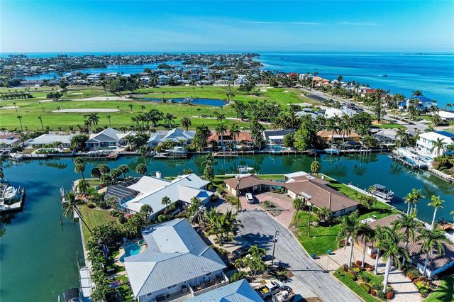 608 HAMPSHIRE LANE, Holmes Beach, FL 34217