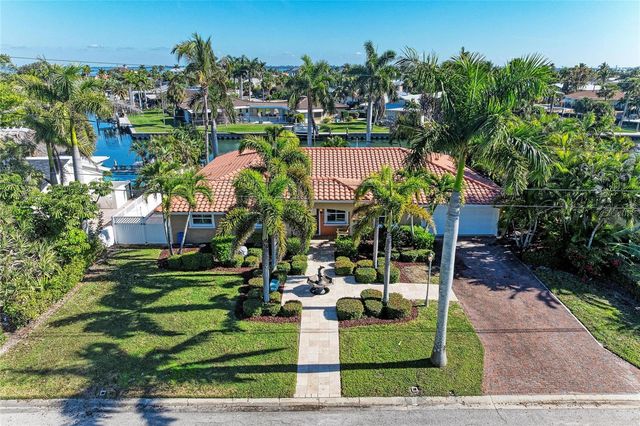 608 HAMPSHIRE LANE, Holmes Beach, FL 34217