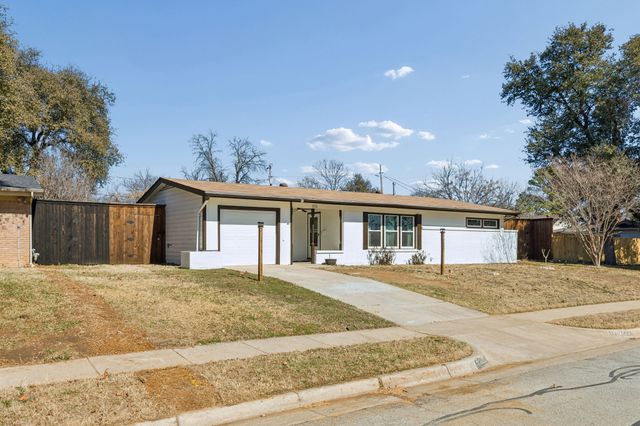 6233 Windermere Place, Fort Worth, TX 76112