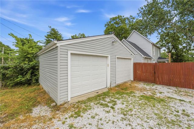 200 N 16th Street, Kansas City, KS 66102